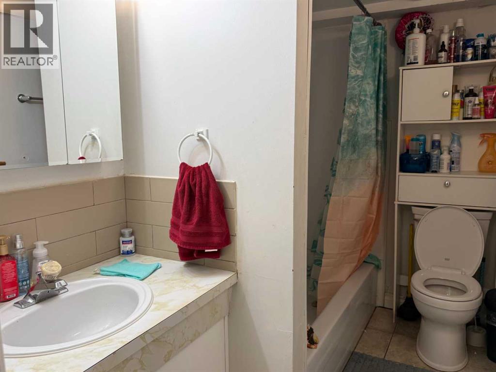 2848 24 Street Nw Property Photo 12
