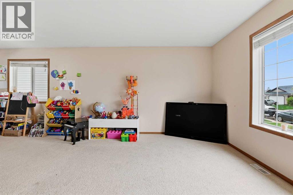 5812 70 Avenue Close Property Photo 4