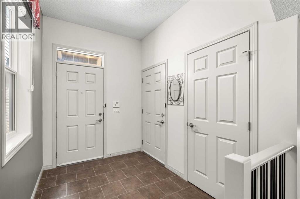 158 Skyview Point Crescent Ne Property Photo 3