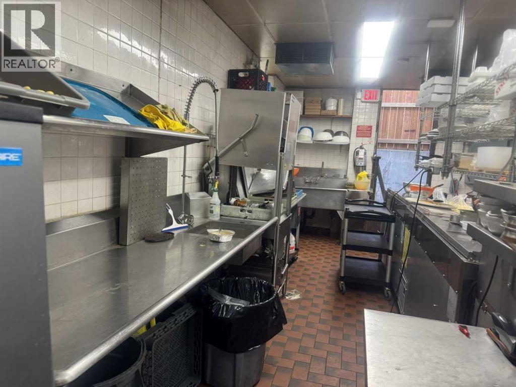 5555 Strathcona Hill Property Photo 10