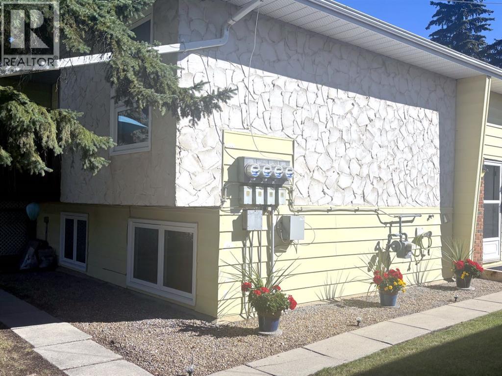 4118 60 Street Property Photo 1