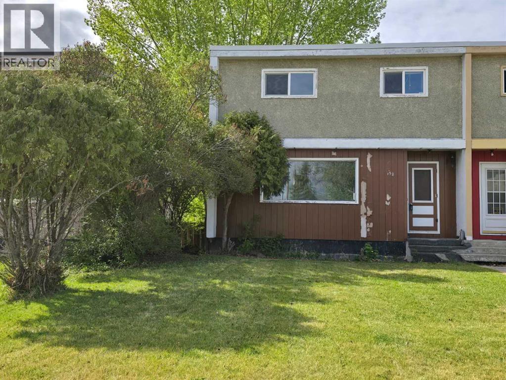 9521 89 Avenue Property Photo 1