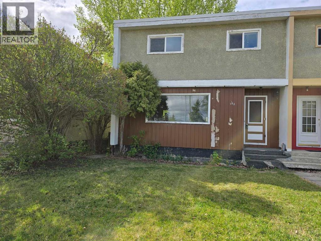 9521 89 Avenue Property Photo 2