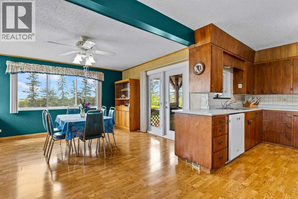 80060 475 Avenue E Property Photo 4