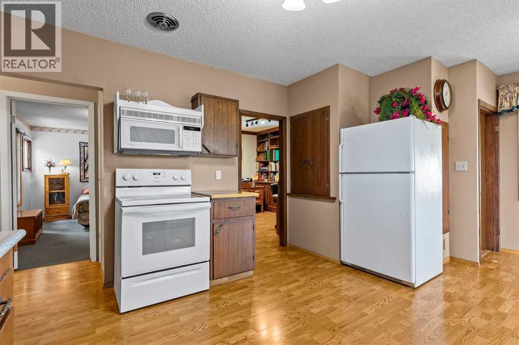 80060 475 Avenue E Property Photo 7