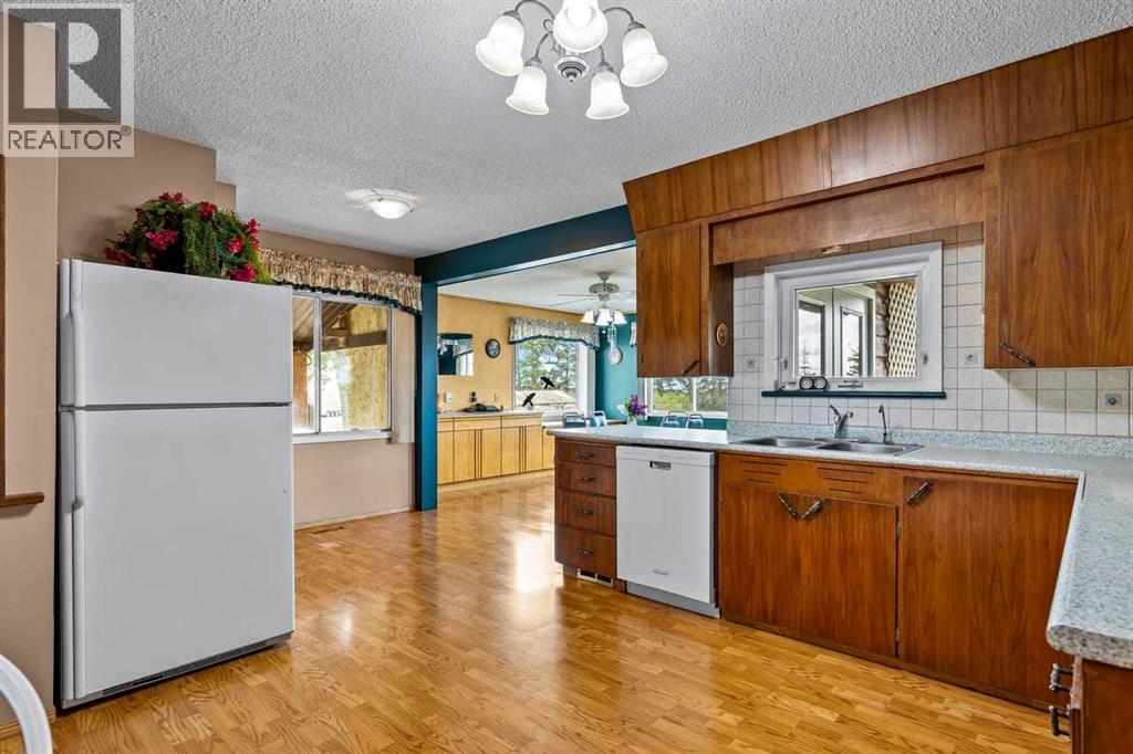80060 475 Avenue E Property Photo 9