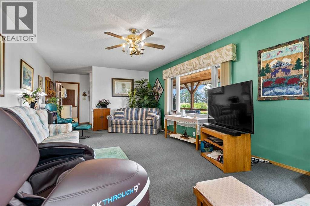 80060 475 Avenue E Property Photo 14