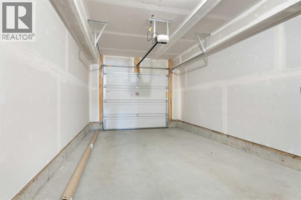 24 Rivercrest Drive Property Photo 8