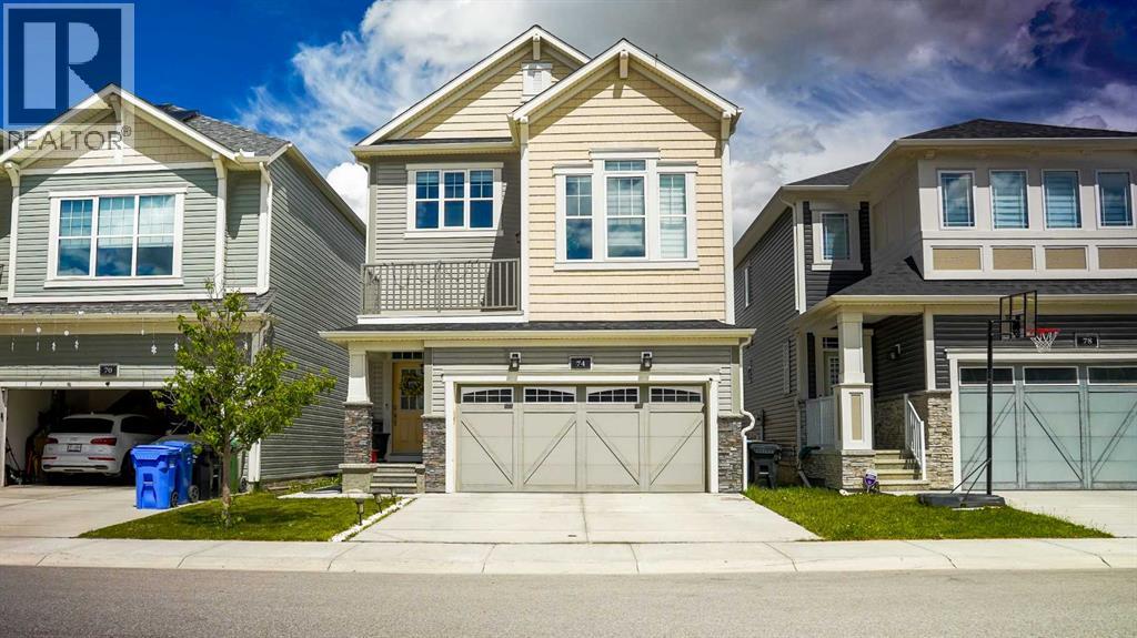 74 Carrington Crescent Nw Property Photo 1