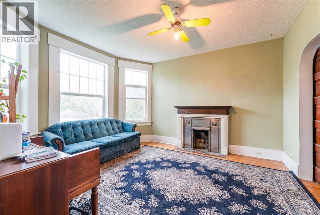 2108 8 Street Se Property Photo 2