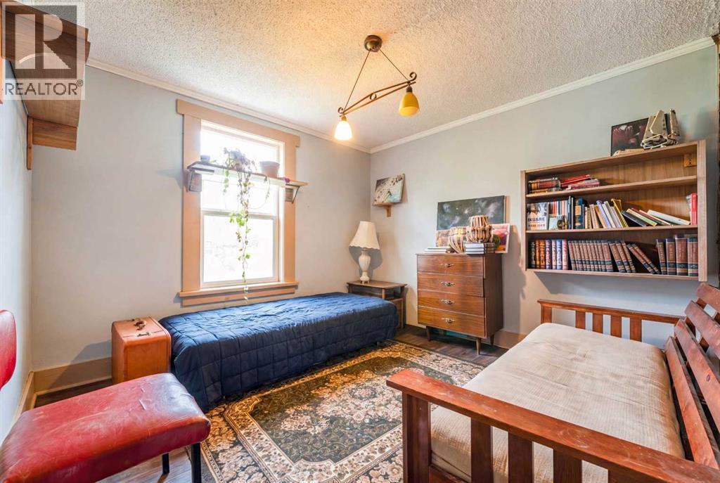 2108 8 Street Se Property Photo 6