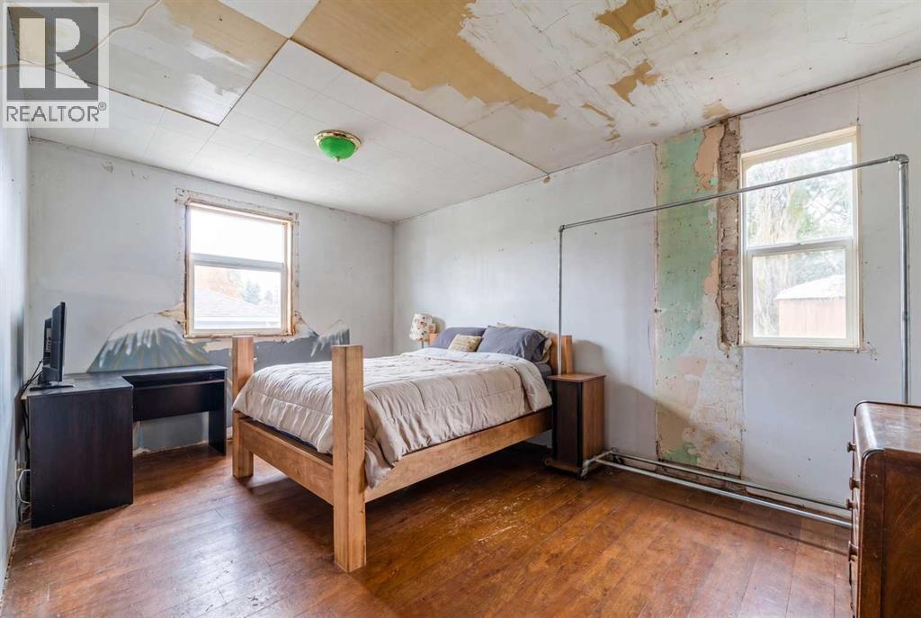 2108 8 Street Se Property Photo 7