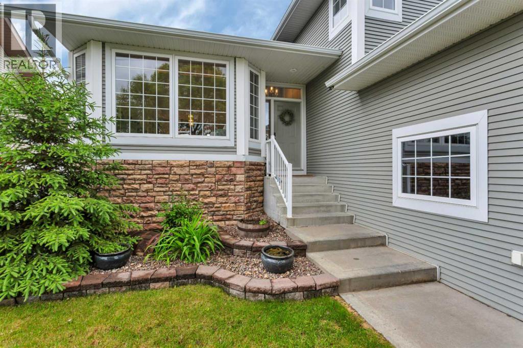 33 Walker Boulevard Property Photo 5