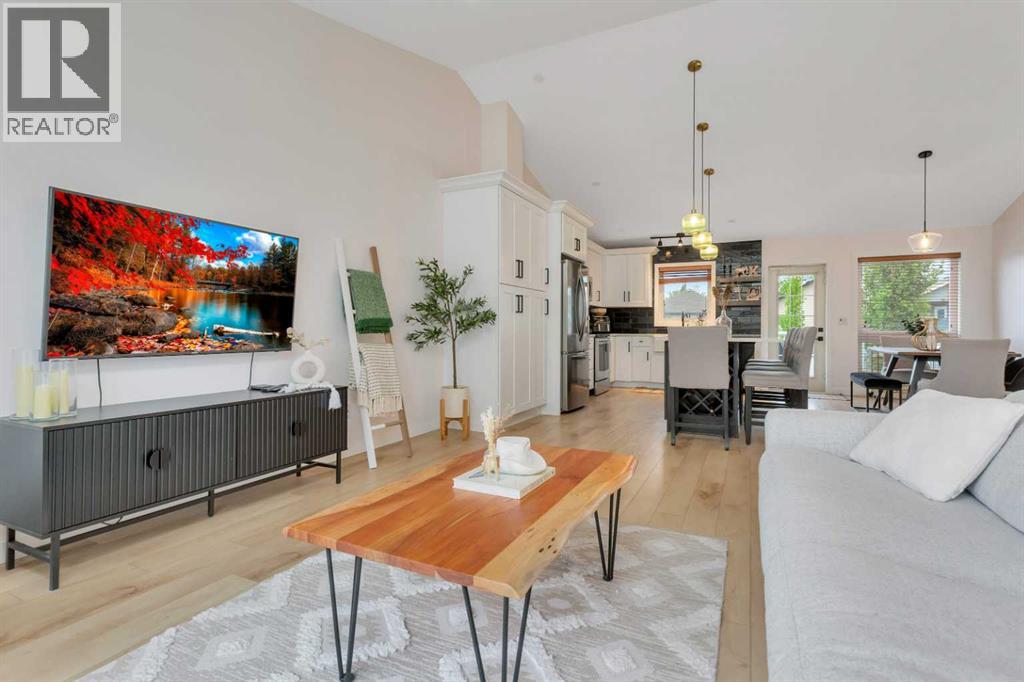 33 Walker Boulevard Property Photo 11