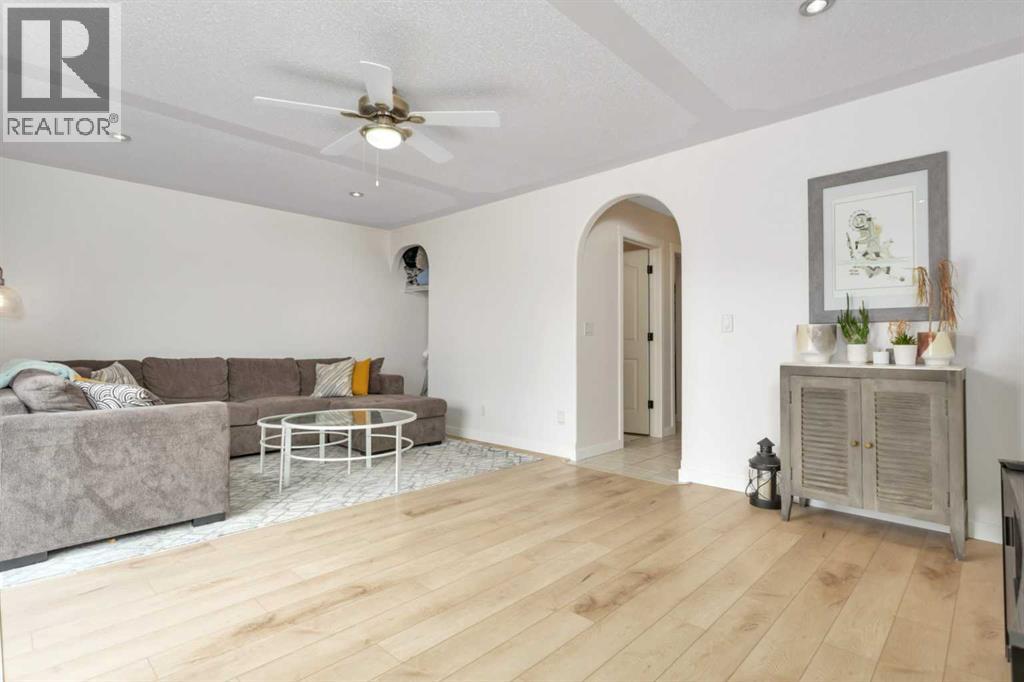33 Walker Boulevard Property Photo 34