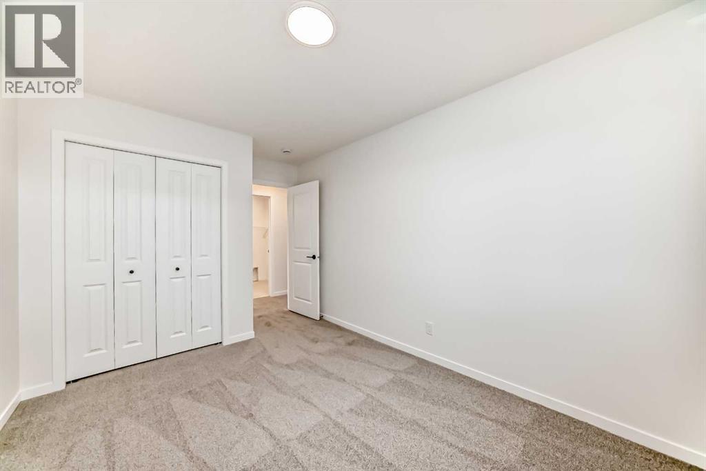 310 Montrose Crescent Se Property Photo 37