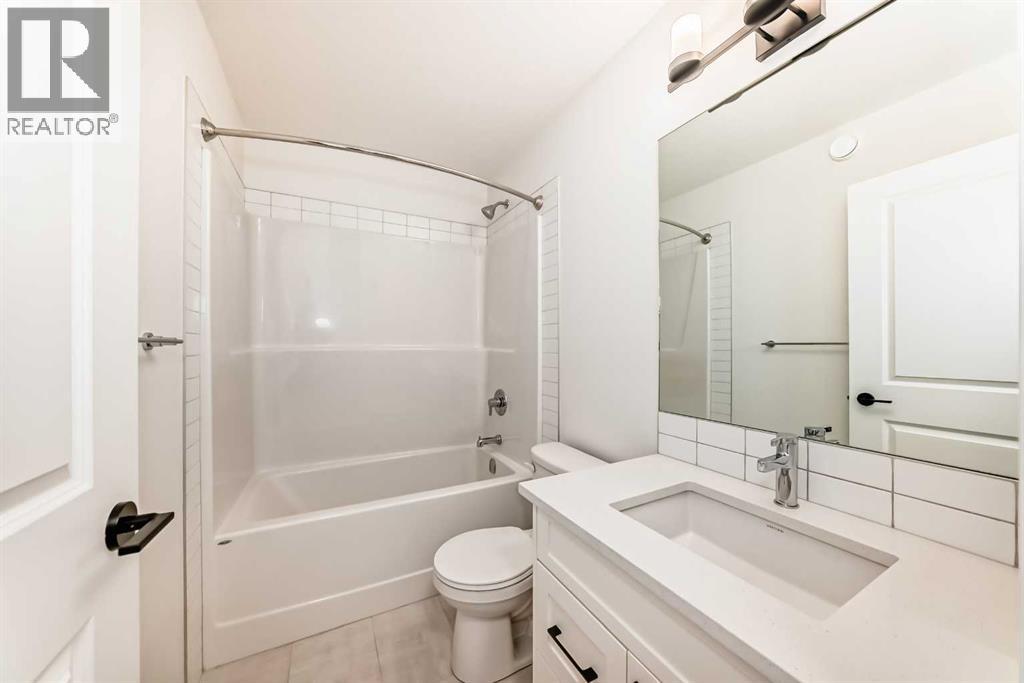 310 Montrose Crescent Se Property Photo 40