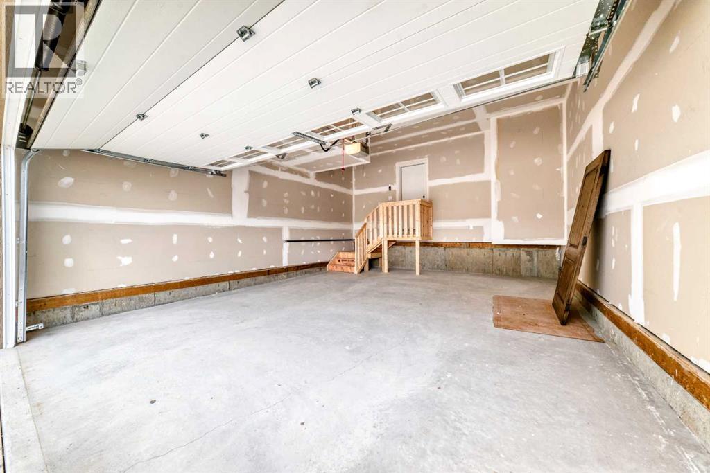 310 Montrose Crescent Se Property Photo 41