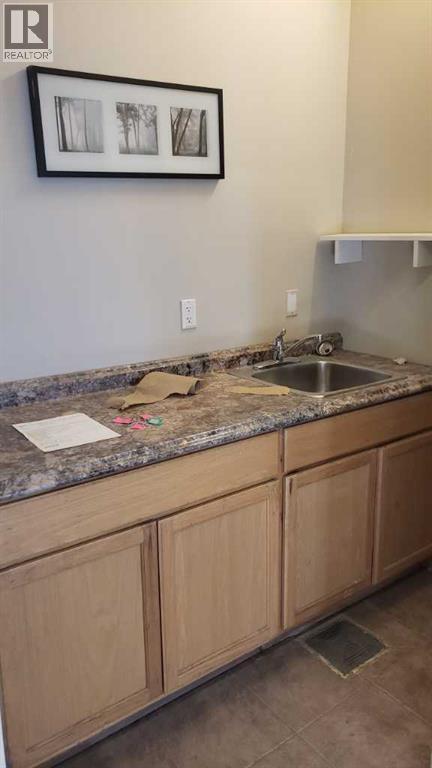 8800 Venture Avenue Southeast Property Photo 6