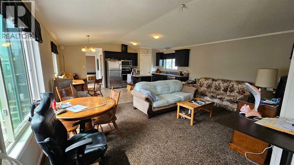 5016 49 Street Property Photo 13