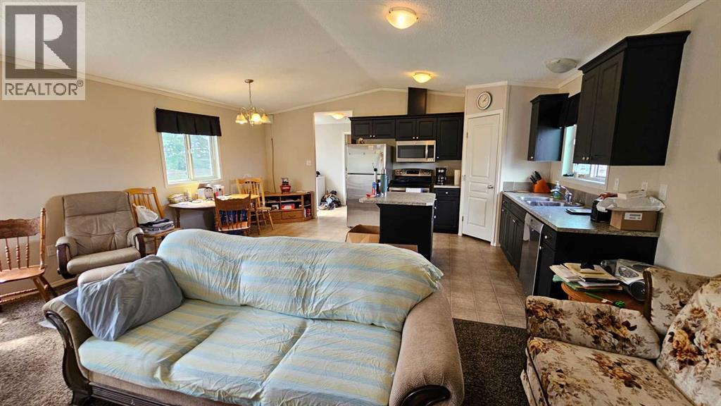 5016 49 Street Property Photo 14