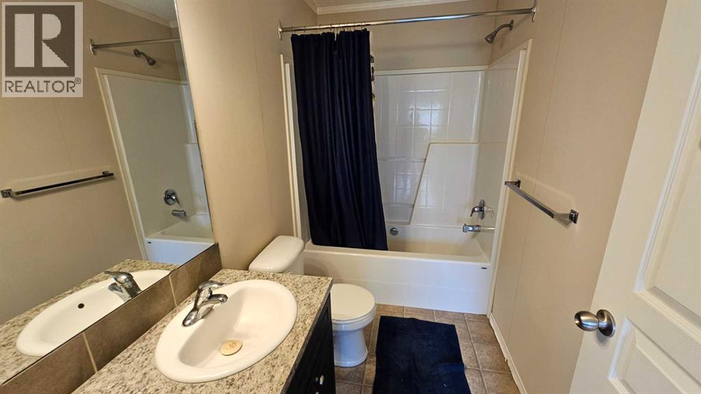 5016 49 Street Property Photo 28