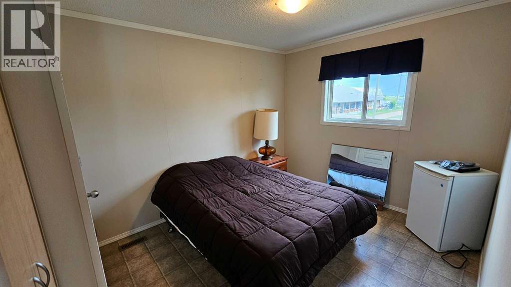 5016 49 Street Property Photo 29