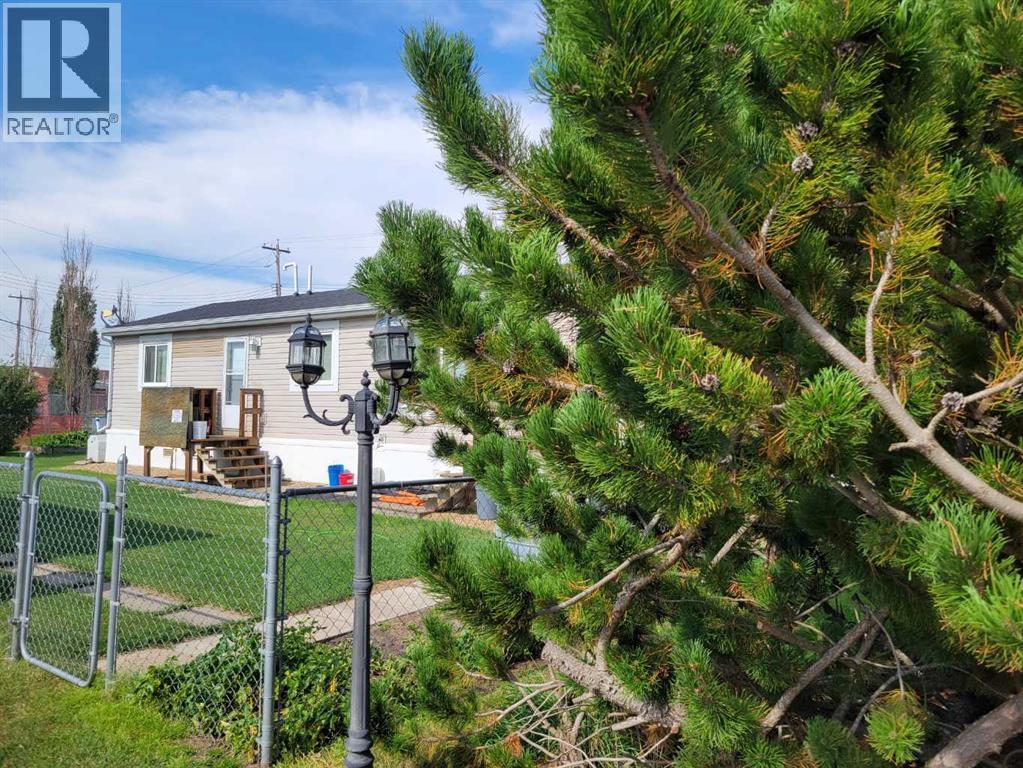 5016 49 Street Property Photo 41