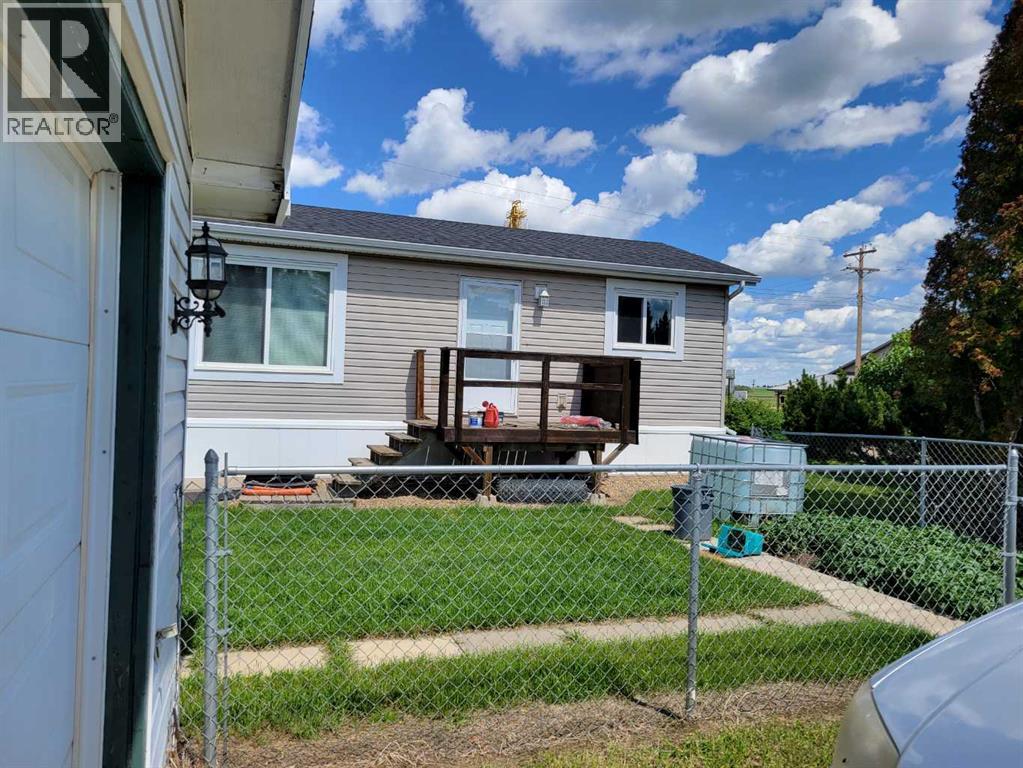 5016 49 Street Property Photo 43