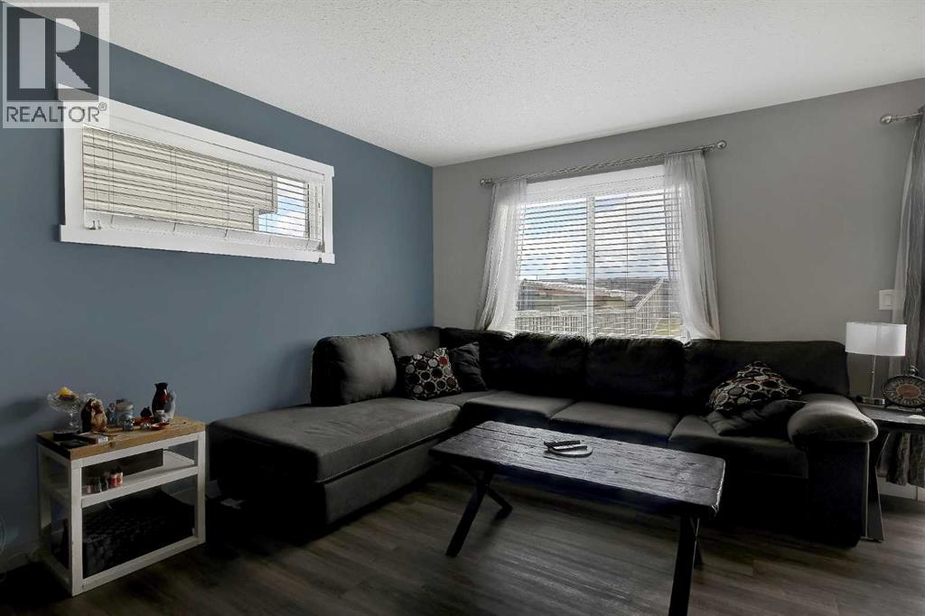 8443 101 Avenue Property Photo 3