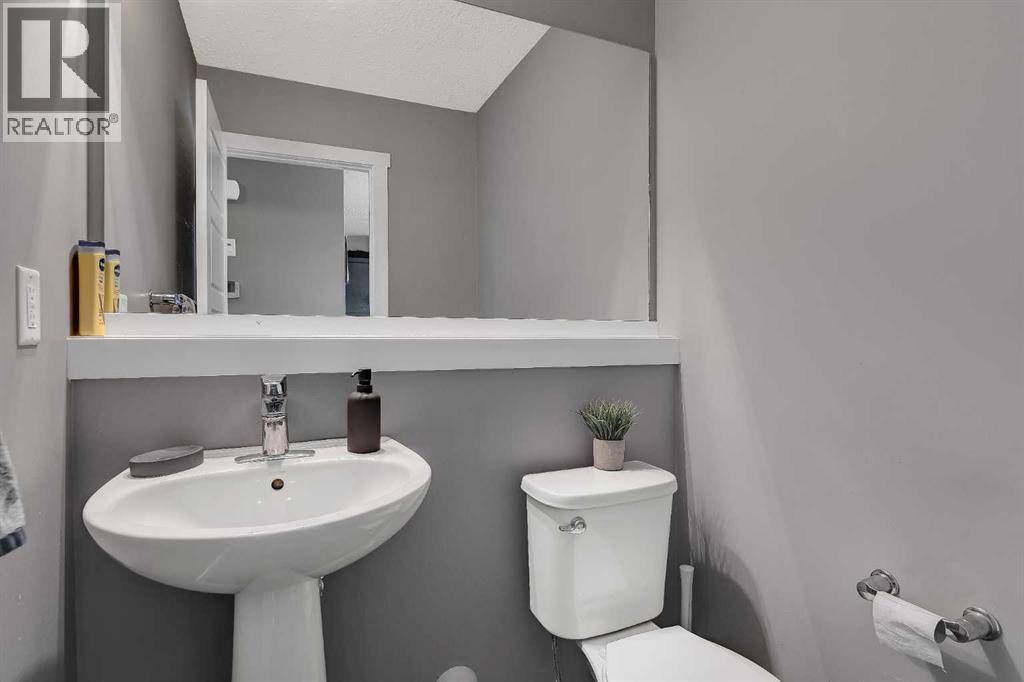 8443 101 Avenue Property Photo 11