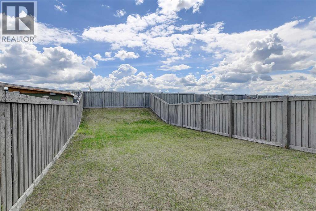 8443 101 Avenue Property Photo 23