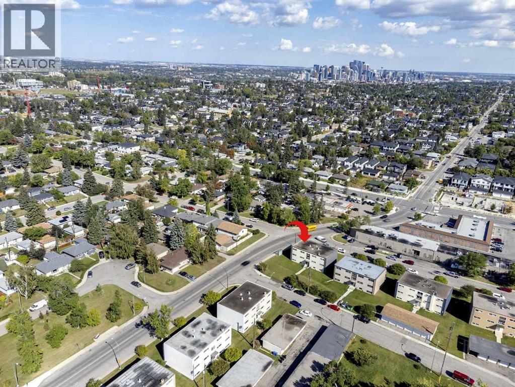 2705 38 Street Sw Property Photo 4