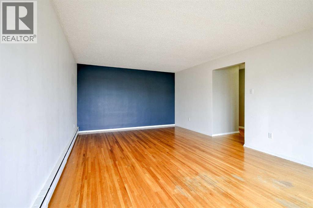 2705 38 Street Sw Property Photo 9