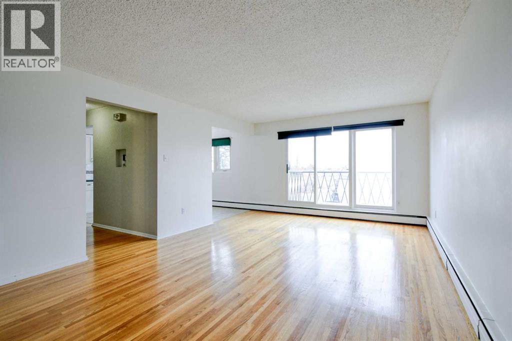 2705 38 Street Sw Property Photo 11