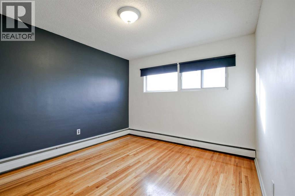2705 38 Street Sw Property Photo 12