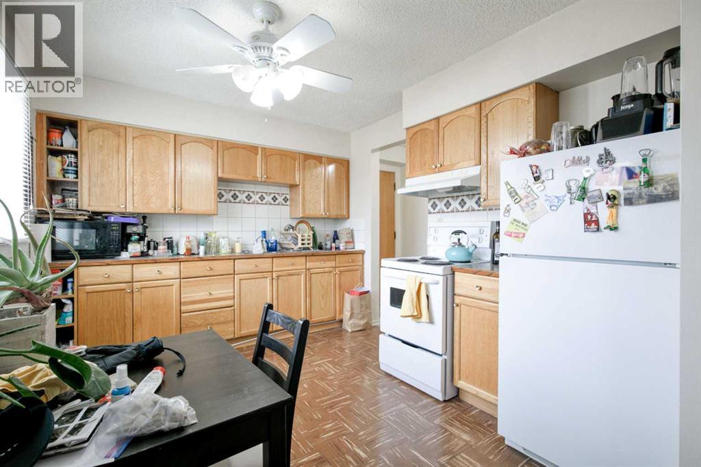 2705 38 Street Sw Property Photo 15