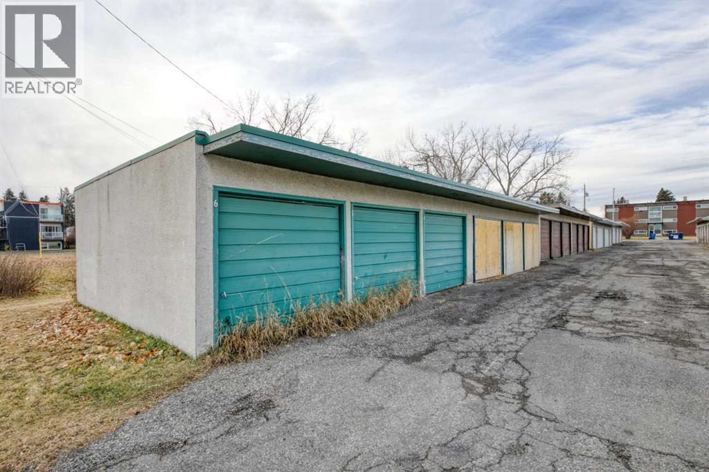 2705 38 Street Sw Property Photo 25