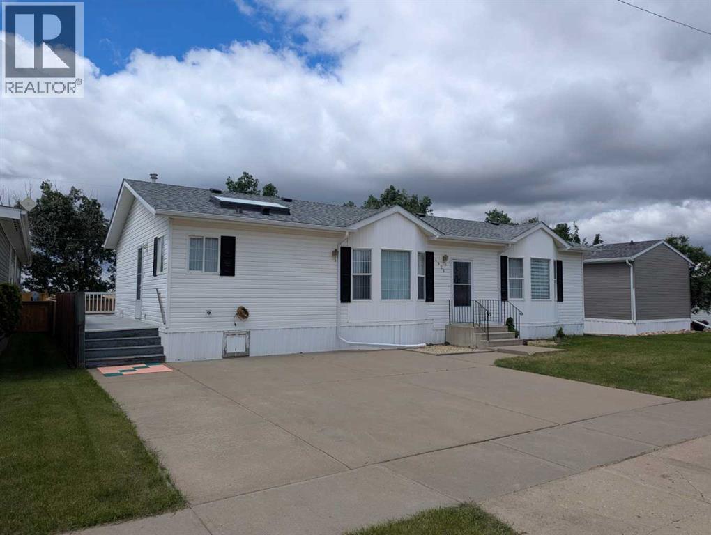 4926 59 Street Property Photo 2