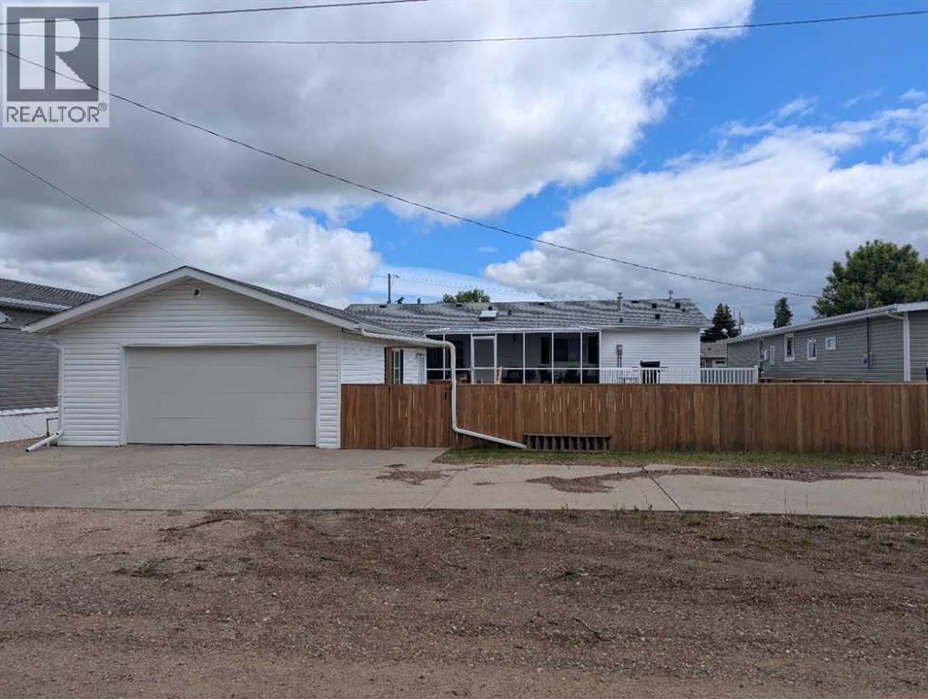 4926 59 Street Property Photo 3