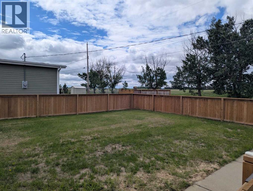 4926 59 Street Property Photo 4