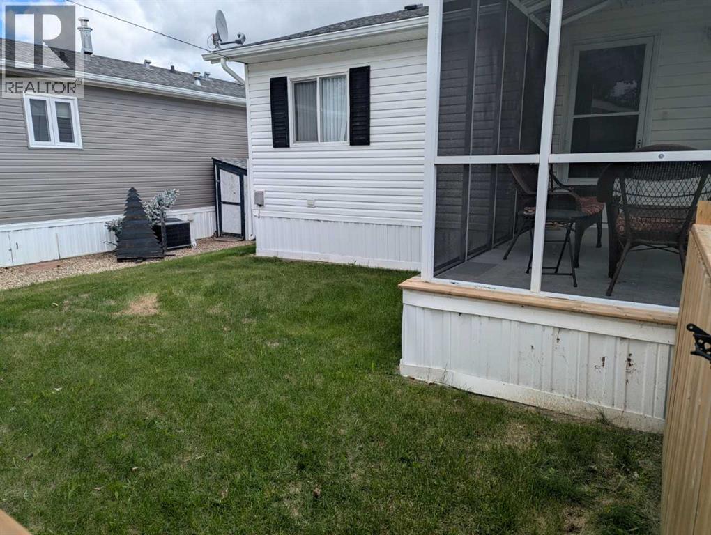 4926 59 Street Property Photo 5