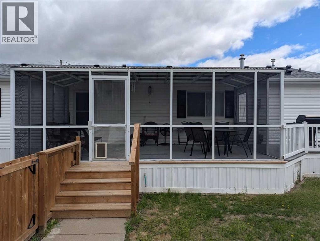 4926 59 Street Property Photo 6