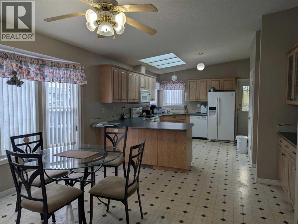 4926 59 Street Property Photo 7
