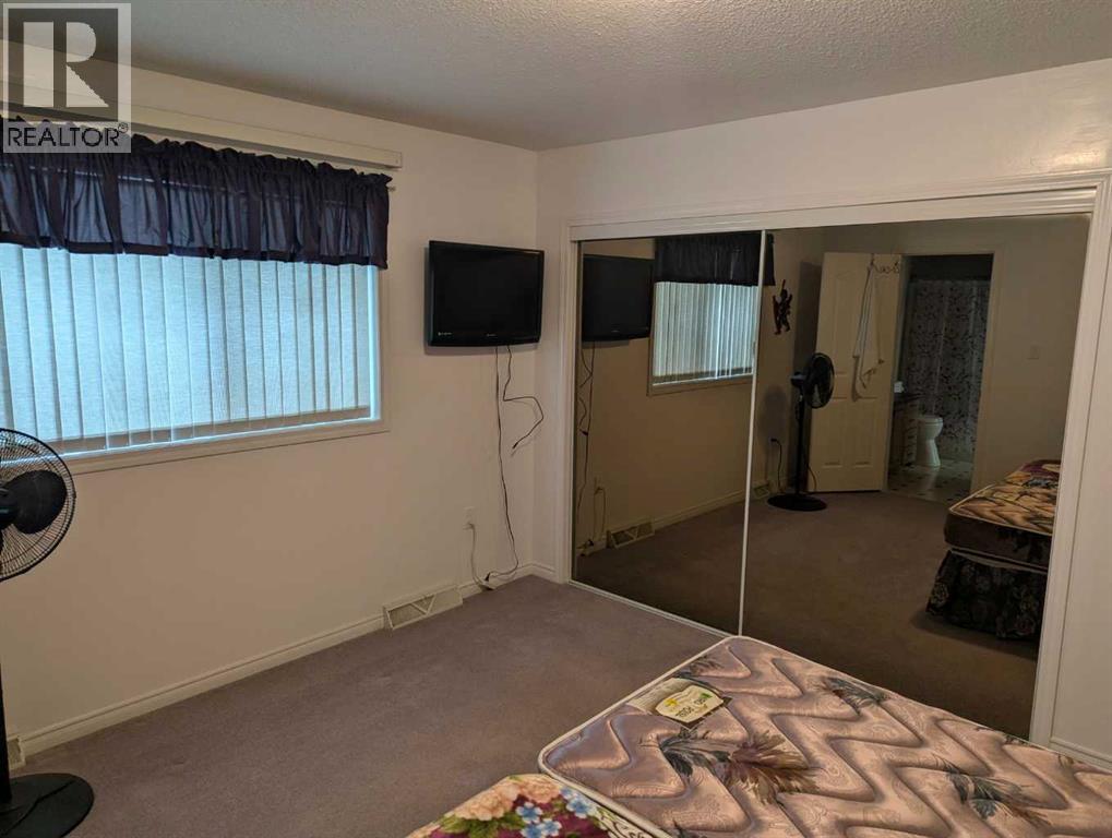 4926 59 Street Property Photo 13