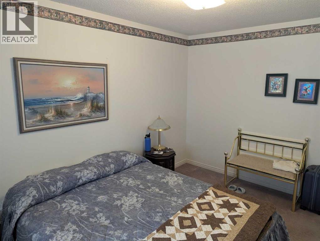 4926 59 Street Property Photo 16
