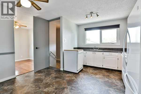 414 12 Avenue N Property Photo 17