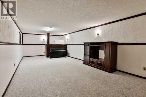 414 12 Avenue N Property Photo 32