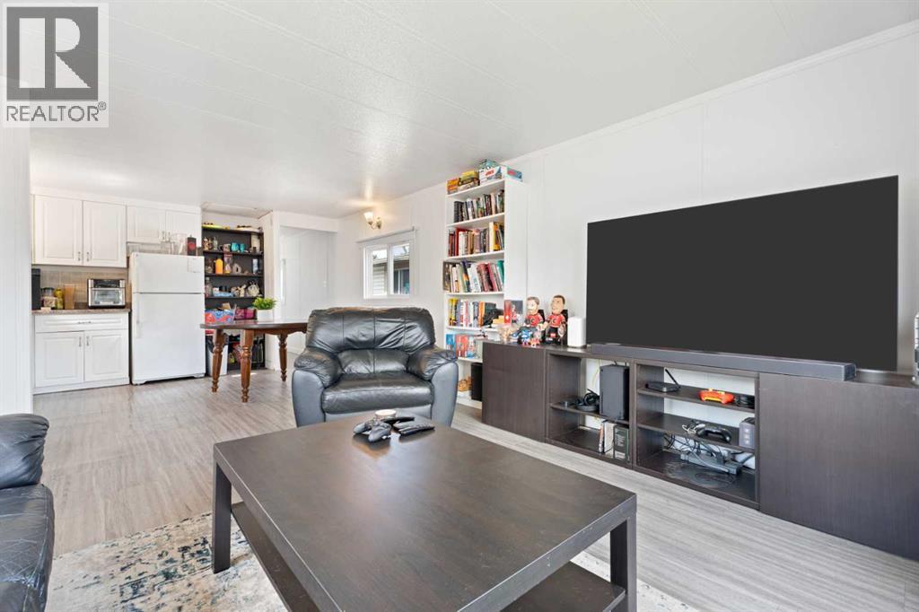 6220 17 Avenue Southeast Property Photo 5