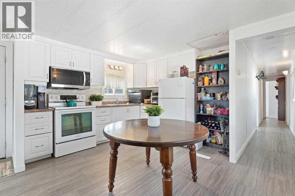 6220 17 Avenue Southeast Property Photo 6